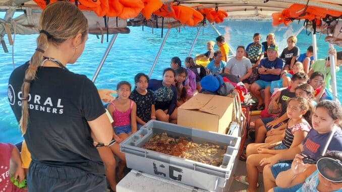 , Revue de presse web  : Des élèves de Teahupo’o se jettent à l’eau pour les coraux